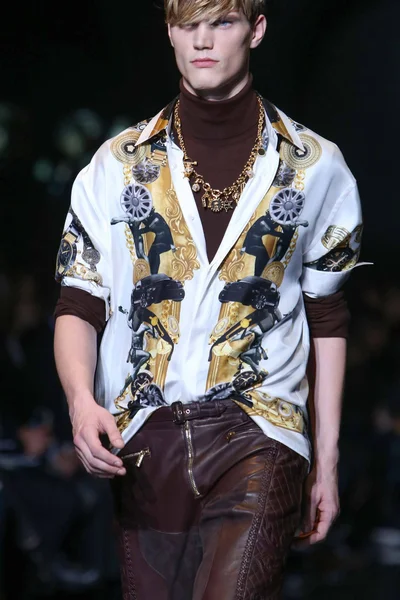 Look 7
